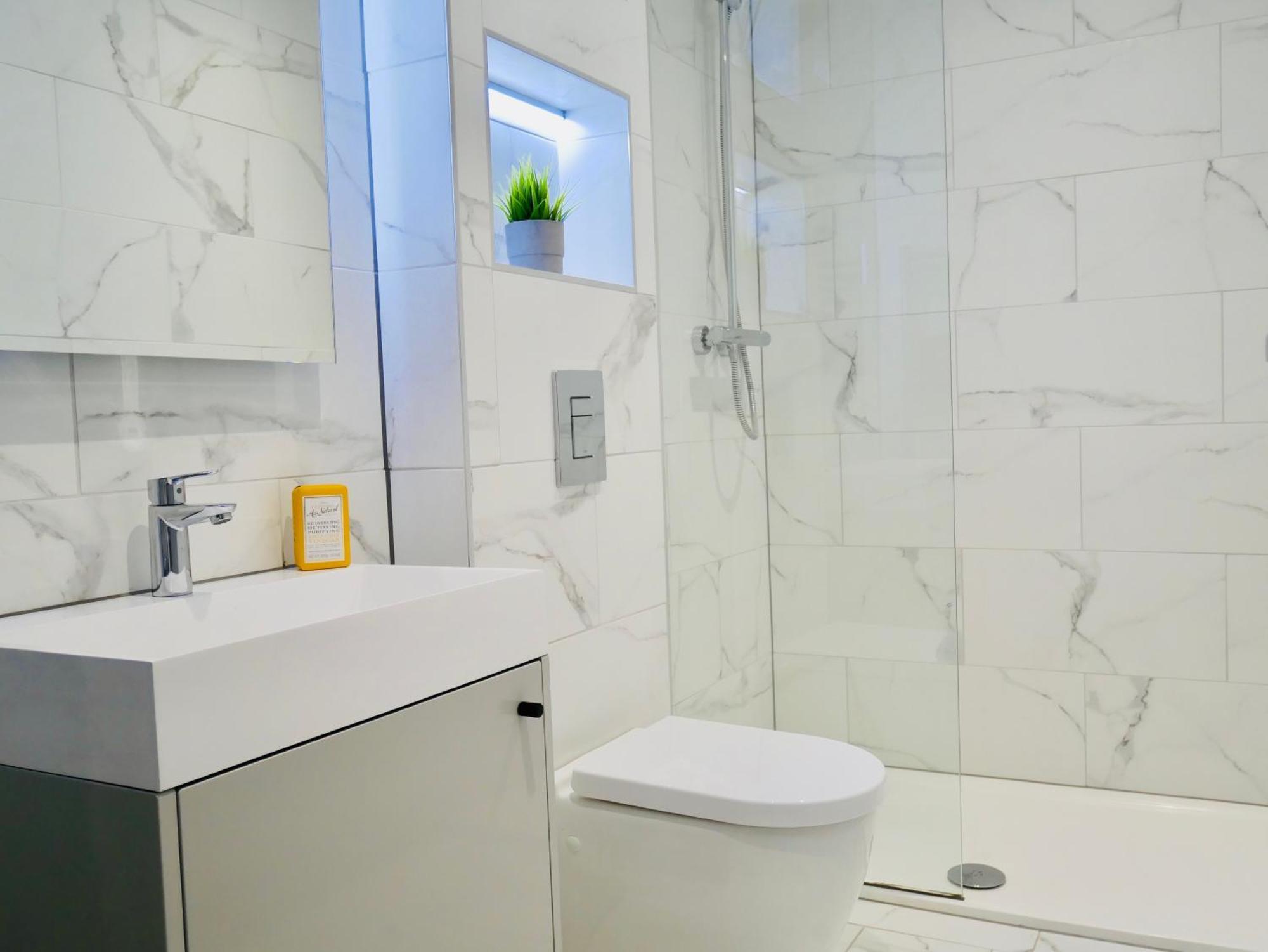 Beautiful Alumpointe Apartment - 400M To The Beach بورنماوث المظهر الخارجي الصورة